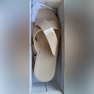 Crown Ivy silicone sandals